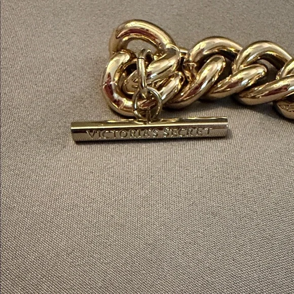 Victoria's Secret Gold Bracelet with Wing Charm - Picture 3 of 3